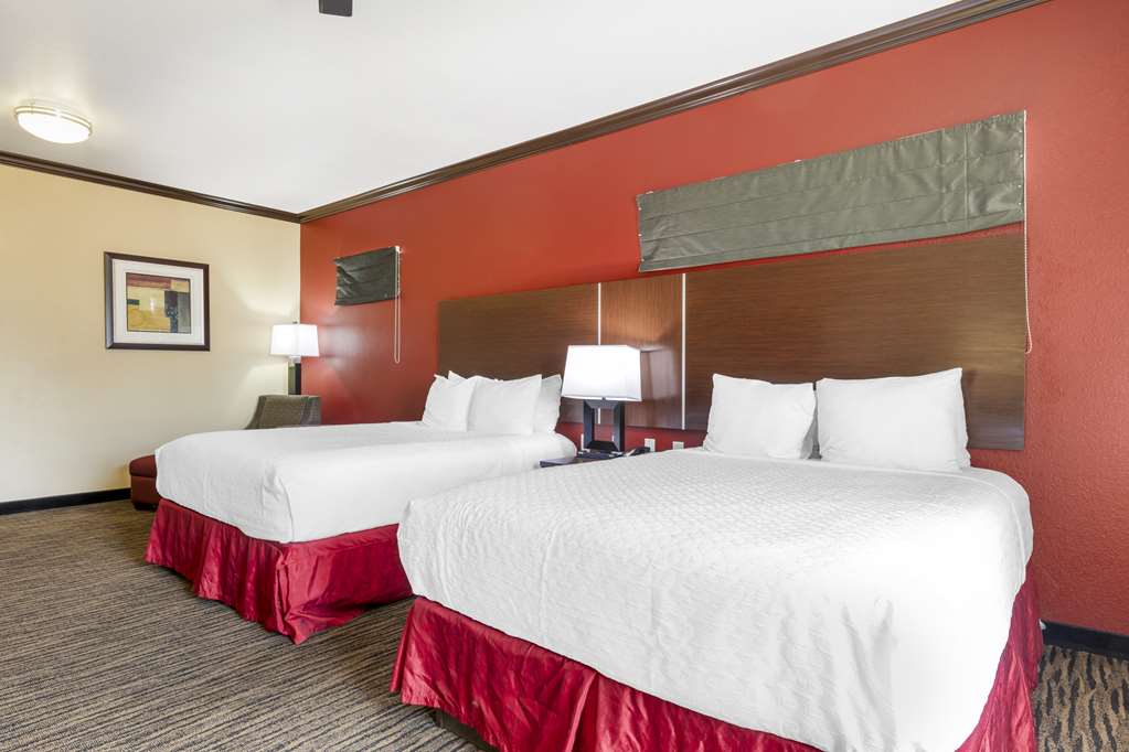 Best Western Plus Classic Inn & Suites - photo 16