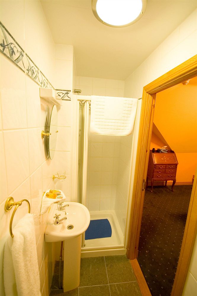 The Villa Hotel — Hamilton — photo 3