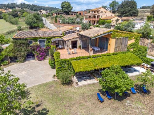 Mas Darovie - carbon neutral hotel in Foixa
