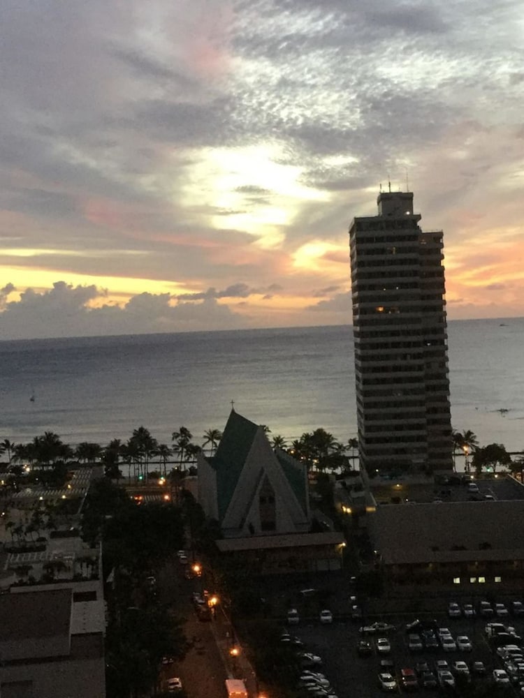 Waikiki Banyan By Darmic - photo 126
