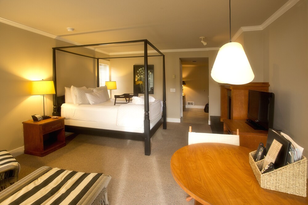 The Courtyard - photo 15