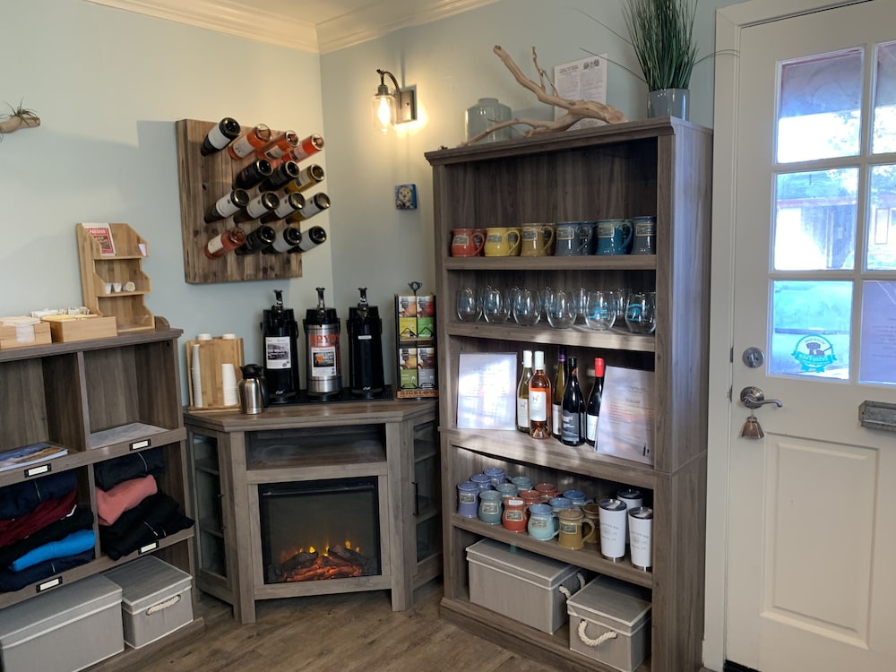 Sea Otter Inn - photo 30