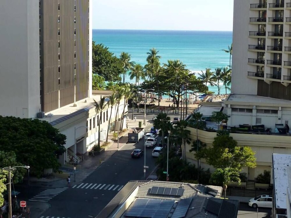 Ocean View Studio Near Waikiki Beach — 4-Star Luxury Hotel in Honolulu, United States