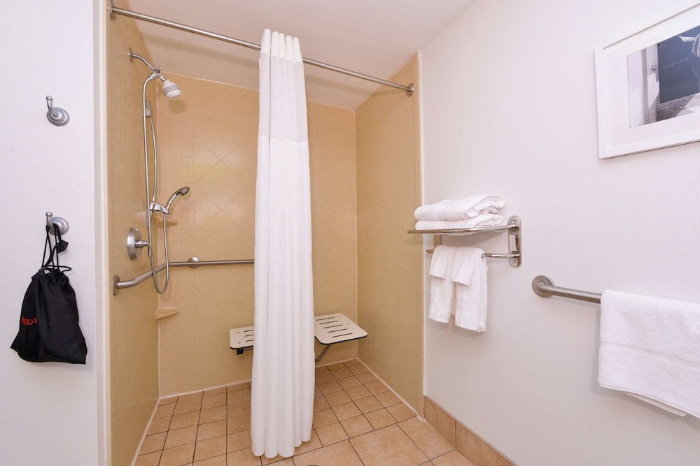 Hampton Inn & Suites Wilmington - photo 46