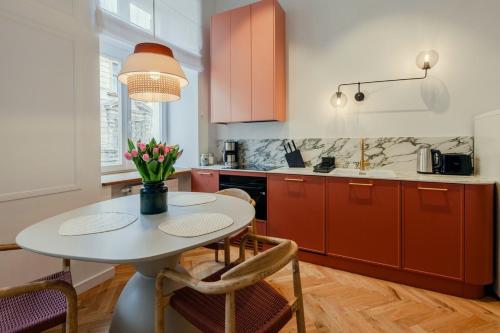Colourful apartments Siemiradzkiego Street City Centre — 4-Star Luxury Hotel in Krakow, Poland