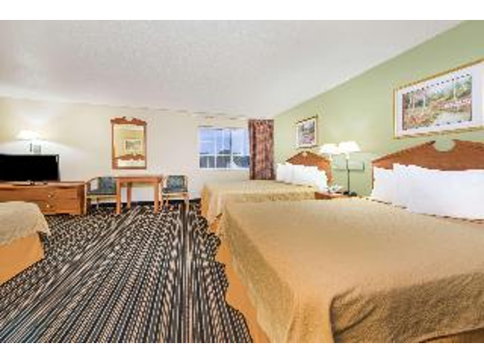 Days Inn by Wyndham Ottumwa - photo 6