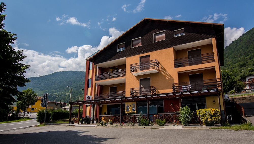 La Svolta - carbon neutral hotel in Chiuro