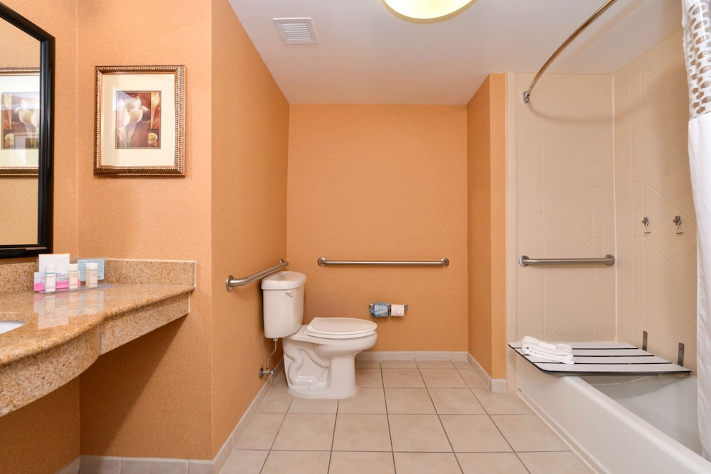 Hampton Inn & Suites Fredericksburg South - photo 33