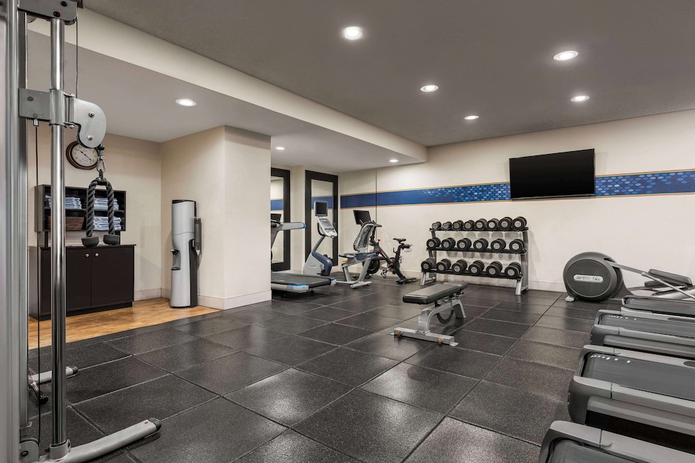 Hampton Inn Tropicana - photo 41