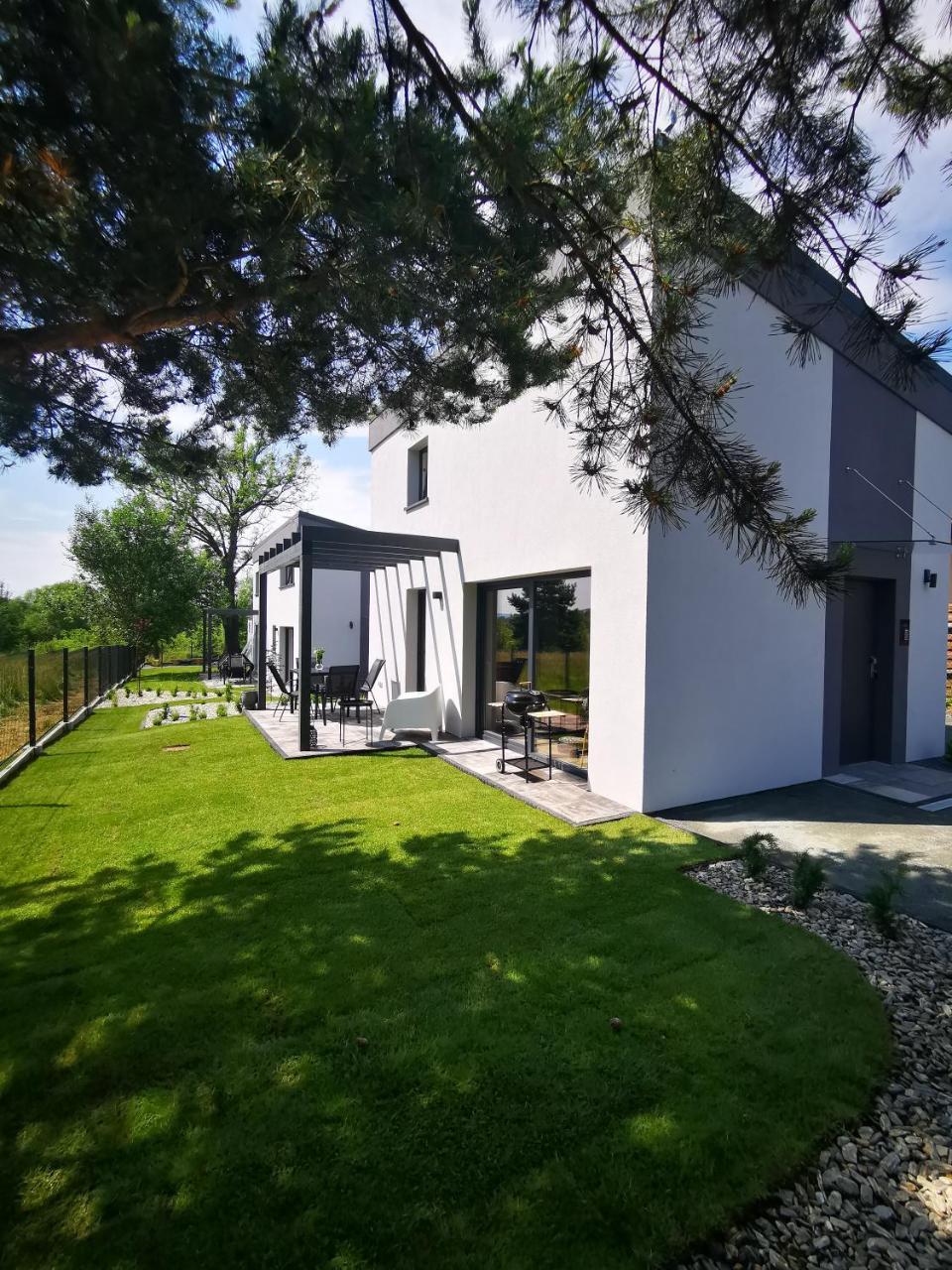 Przystan Dobrej Energii Domki Całoroczne Z Goraca Balia Z Hydromasazem in Klodzko, Poland