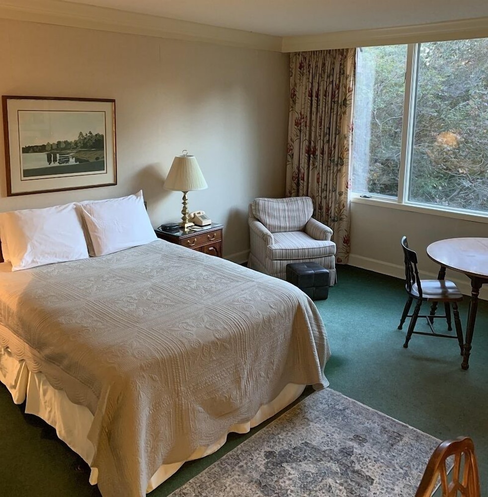 The Inn at Houndslake - photo 22