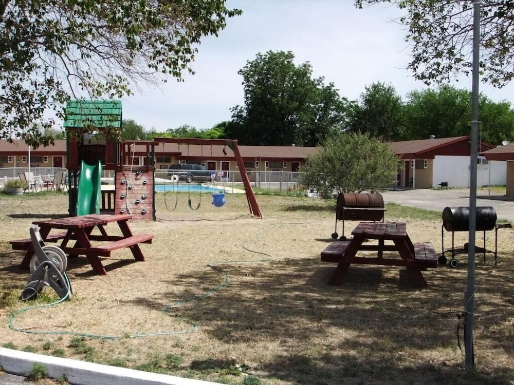 The Hills Motel - photo 19