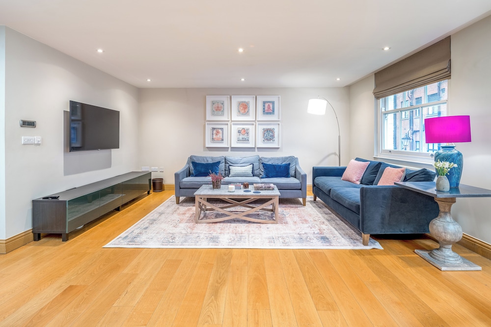Elegant house near Regent's Park — 4-Star Luxury Hotel in London, United Kingdom