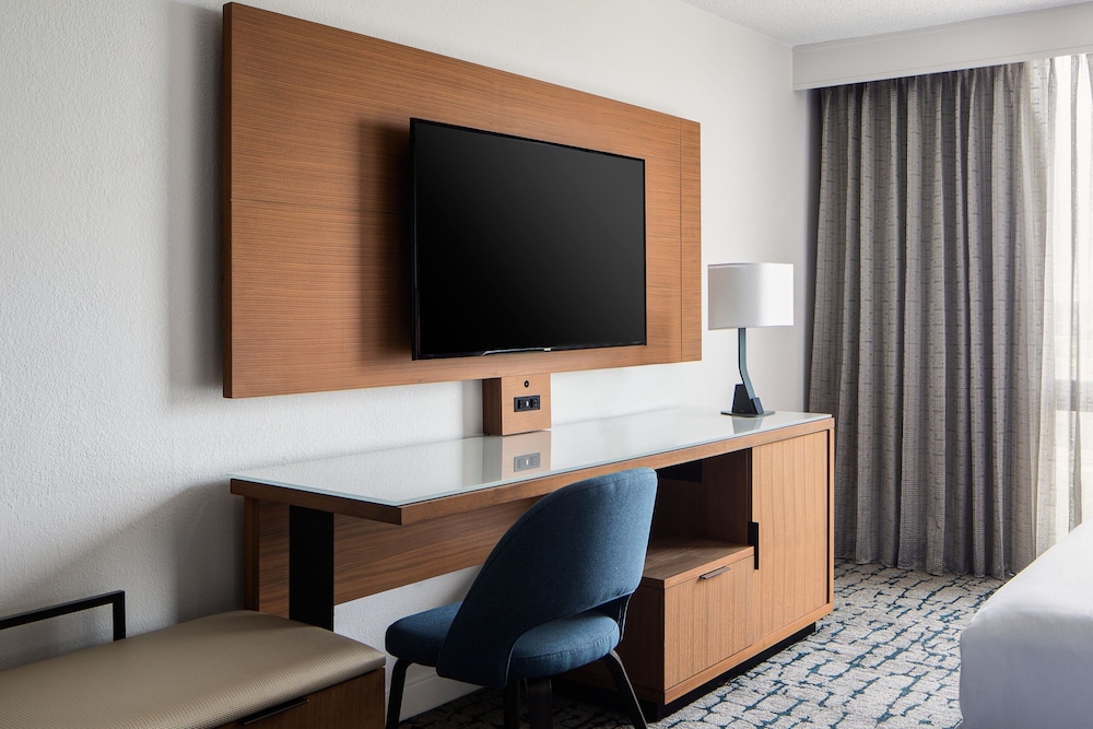 Houston Marriott South at Hobby Airport - photo 16