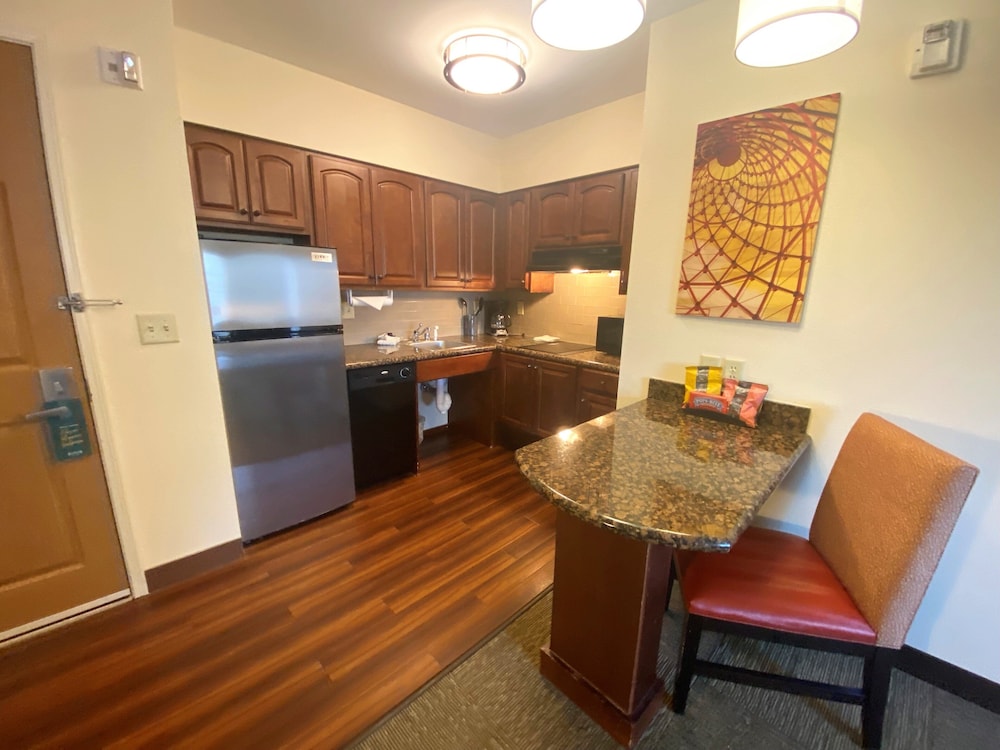 Staybridge Suites Great Falls by IHG - photo 32
