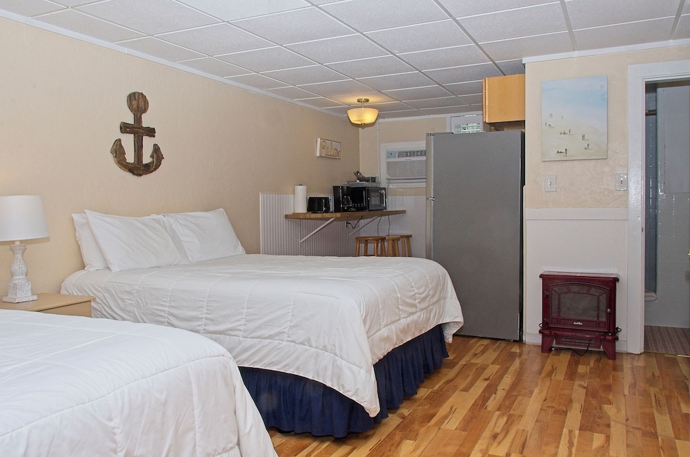 Vineyard Harbor Motel Private Beach - featured photo