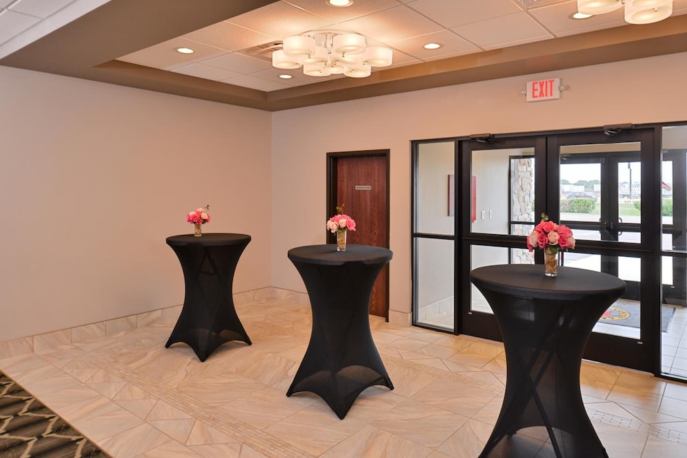 Cottonwood Inn and Conference Center - photo 34