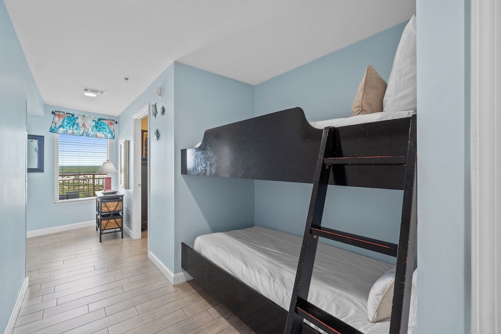 Splash Beach Resort by Book That Condo - photo 30