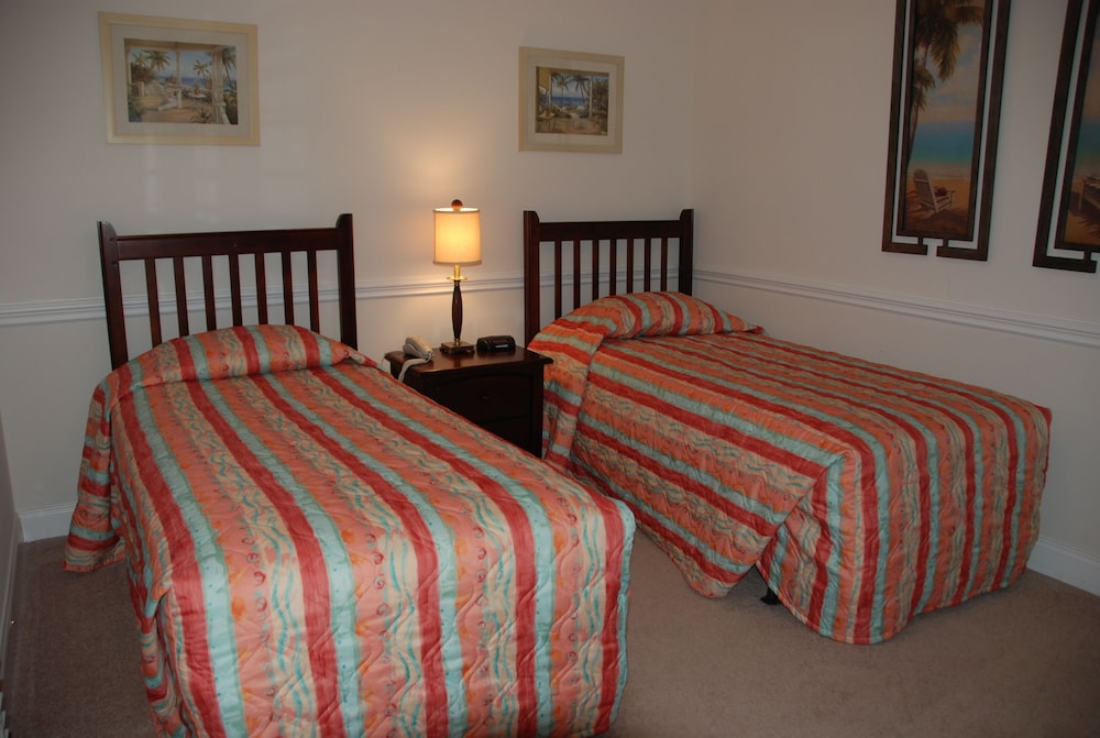 Barefoot Resort & Yacht Club - photo 4