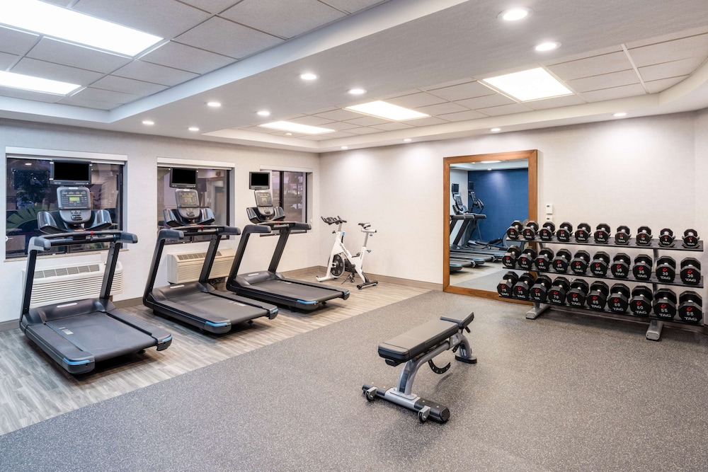 Hampton Inn by Hilton Irvine East Lake Forest - photo 27