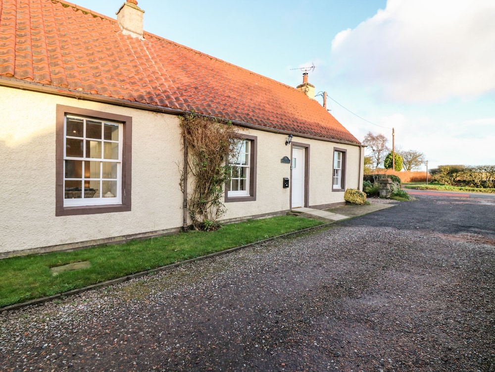 Rhum Cottage — 4-Star Luxury Hotel in Cupar, United Kingdom
