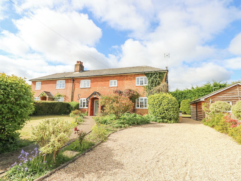Horseshoe Cottage — 4-Star Luxury Hotel in Romsey, United Kingdom