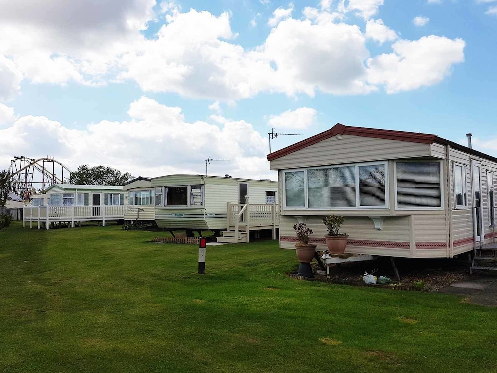 Ingoldale Park Apartments — 4-Star Luxury Hotel in Ingoldmells, United Kingdom