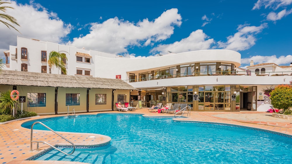 Macdonald Villacana Club Resort - carbon neutral hotel in Estepona