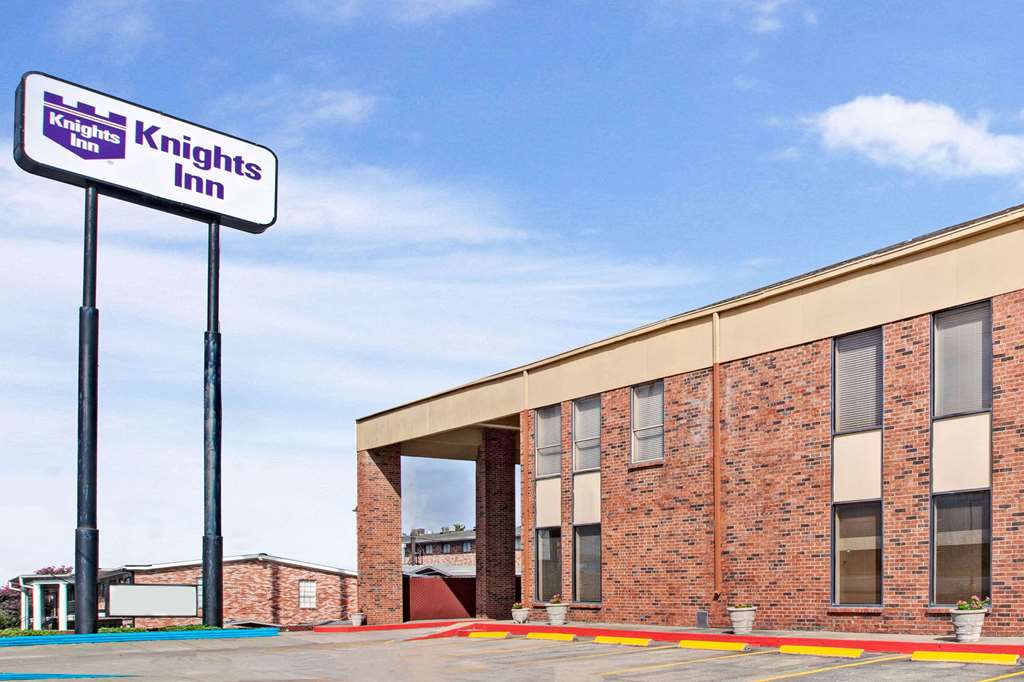 Knights Inn South Houston — hotel near William P. Hobby Airport