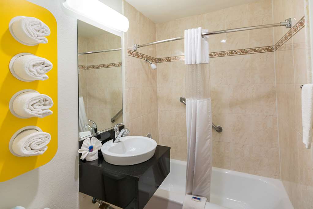 Motel 6 El Paso TX Airport Fort Bliss - photo 24