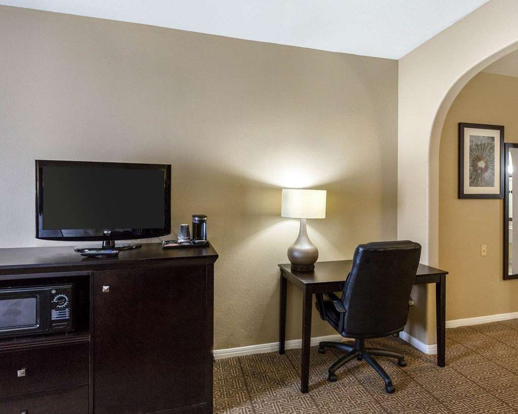 Quality Suites Houston NW Cy Fair - photo 25