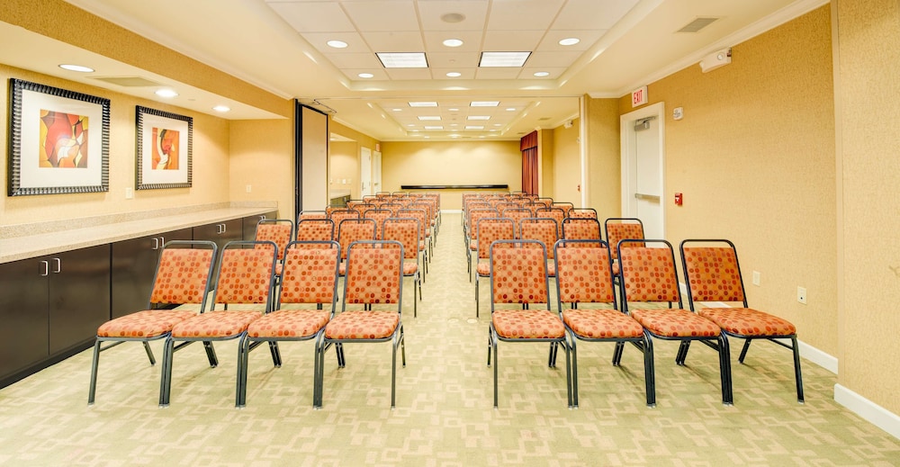 Hampton Inn Suites Scottsboro - photo 49