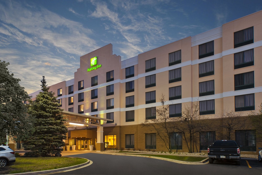 Holiday Inn & Suites Bolingbrook by IHG — hotel in Bolingbrook
