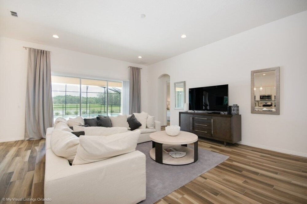 5 Bedroom Solterra Resort Luxury Villa by Redawning Davenport - photo 24