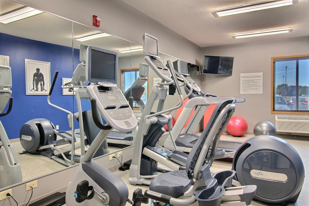 Holiday Inn Express Fargo West Acres by IHG - photo 44