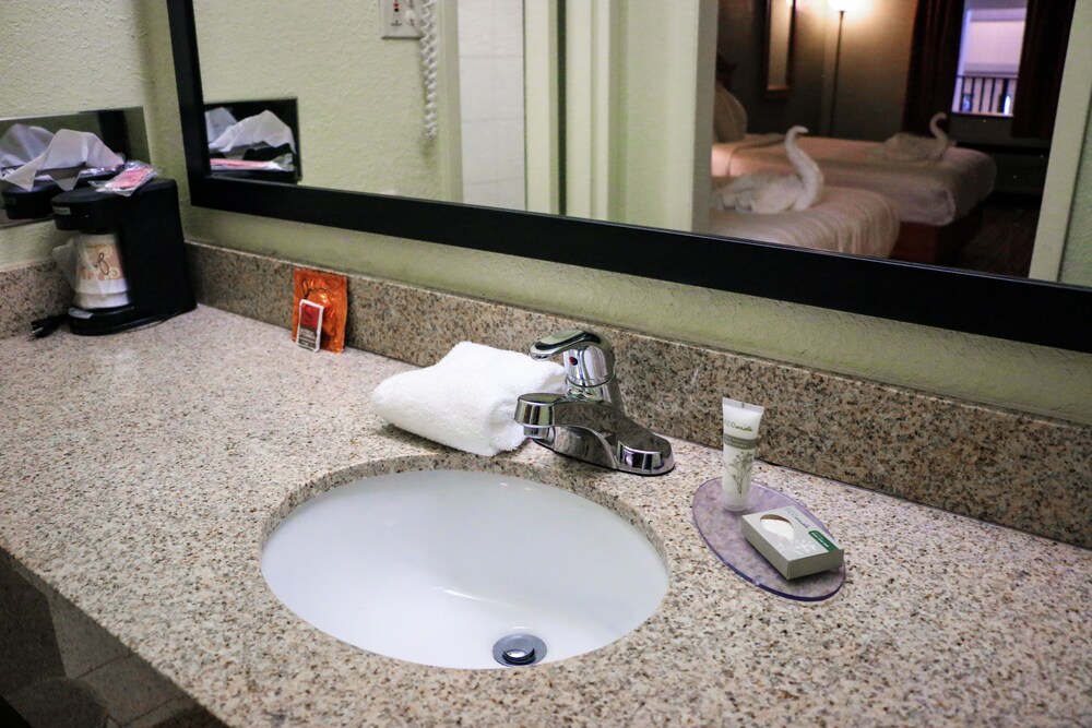 Suite Dreams Hotel - photo 34