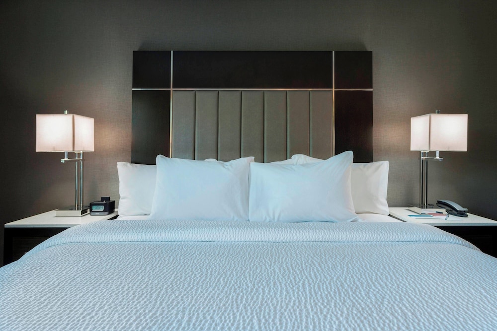 TownePlace Suites Boston Logan Airport Chelsea - photo 25