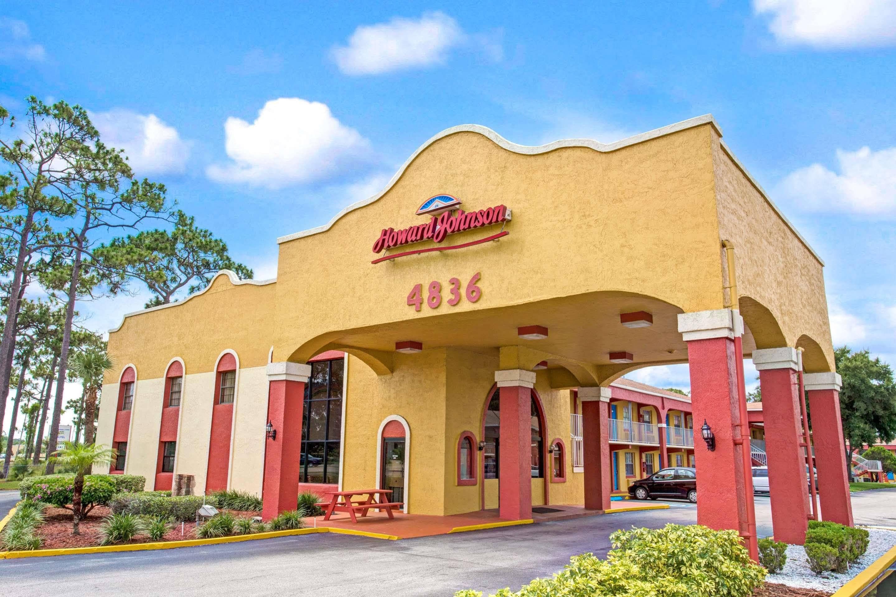 Howard Johnson by Wyndham Lake Front Park Kissimmee - featured photo