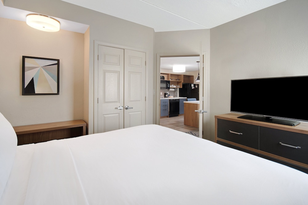 Candlewood Suites Columbia Ft. Jackson by IHG - photo 8