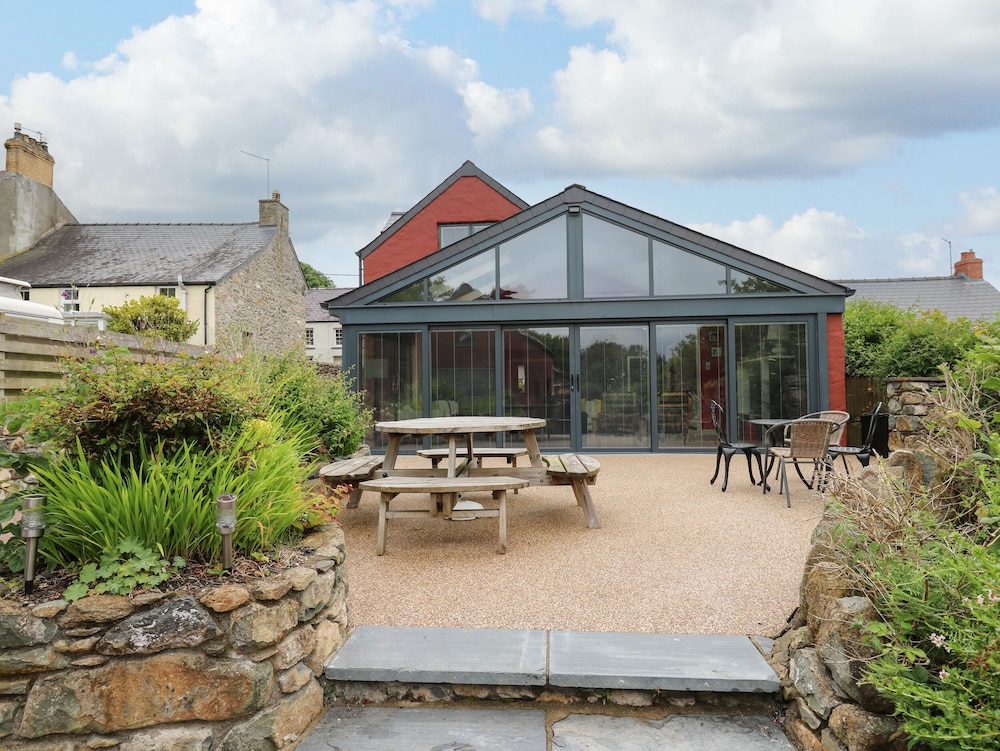 Nevern House — 4-Star Luxury Hotel in Newport, United Kingdom
