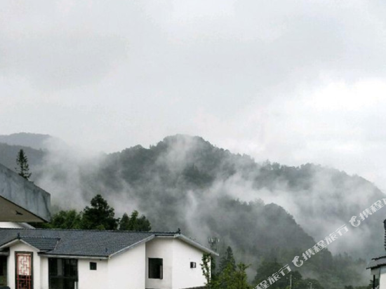 February house - carbon neutral hotel in Unknown City