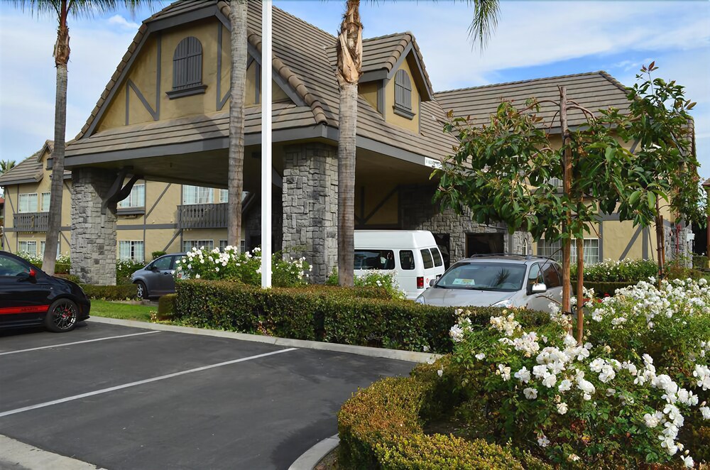 Red Lion Ontario Airport - photo 34