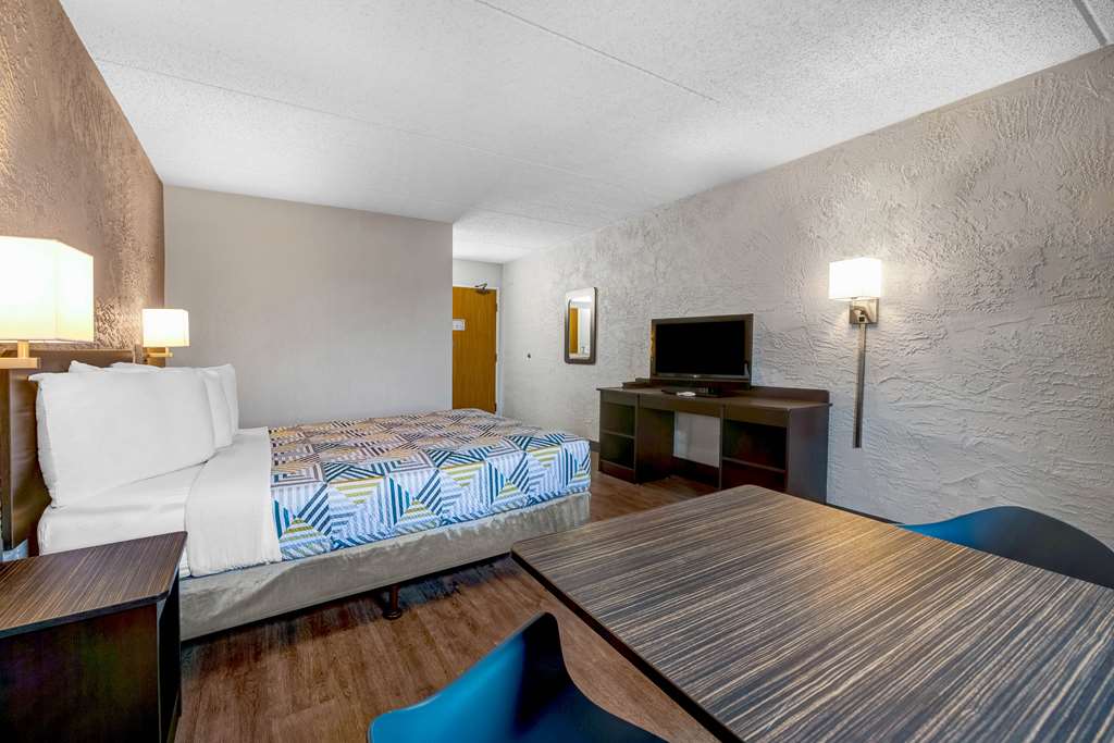 Motel 6 Elk Grove Village IL O'Hare - photo 18