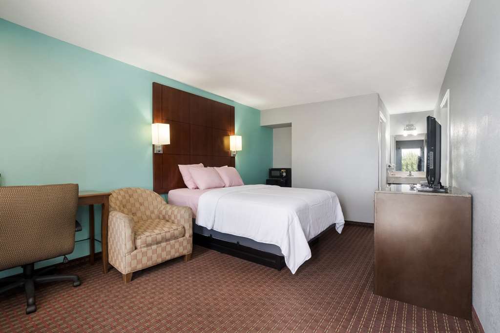 Americas Best Value Inn Suites & Studios Blytheville by Sonesta - photo 12
