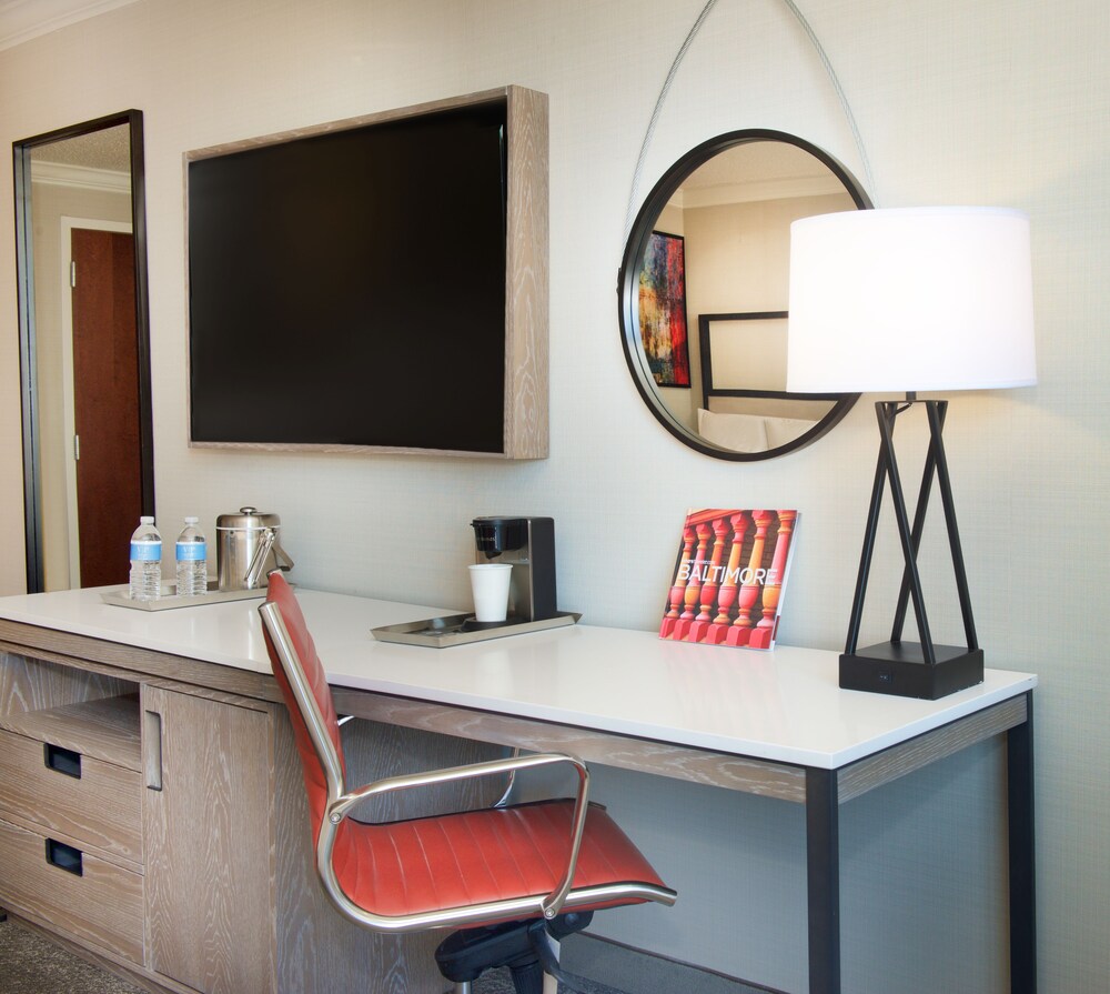 Crowne Plaza Baltimore Inner Harbor - photo 4