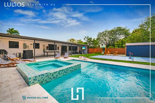 Luxury Getaway with Retreat Heated Pool And Jacuzzi L31