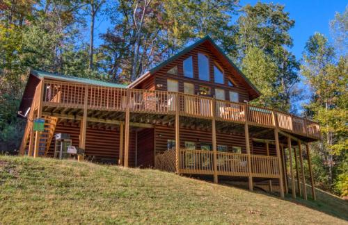 Life Of Luxury #12 Eight Bedroom Cabin — 4-Star Luxury Hotel in Gatlinburg, United States
