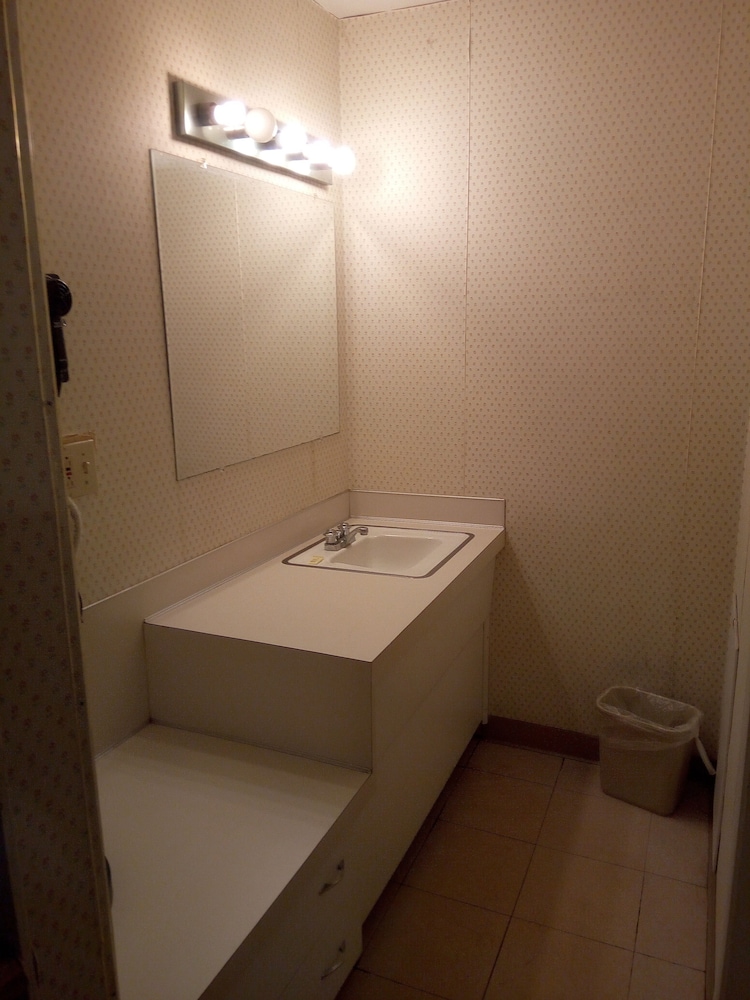 Willard Country Inn - photo 12