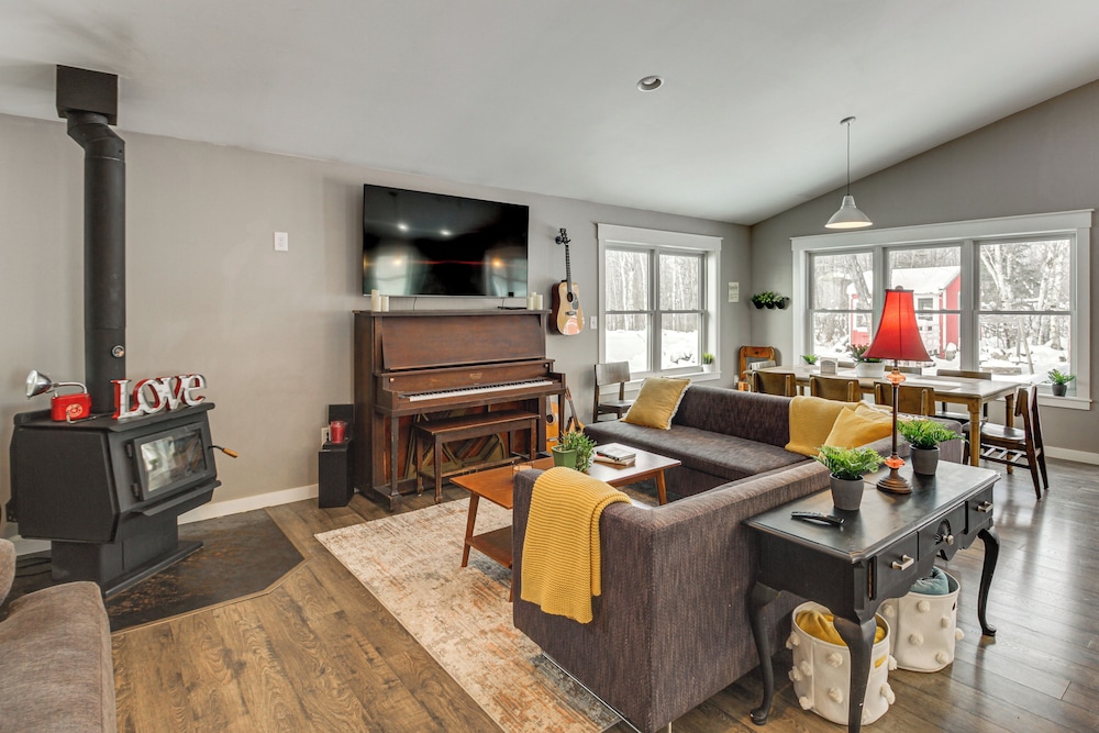 Group Retreat Near Spirit Mtn & Duluth Lakefront in Duluth, United States