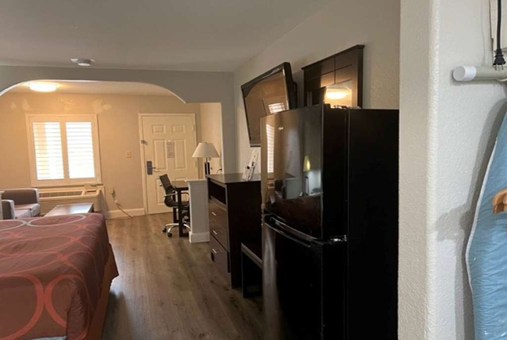 Super 8 by Wyndham Mont Belvieu Baytown East - photo 16